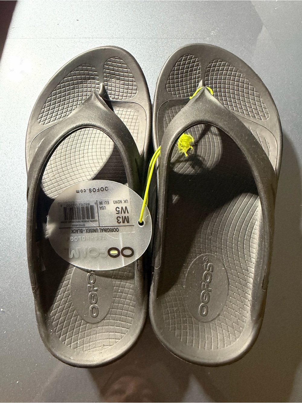 OOFOS OOariginal Foam Thong Sandals sizeM3/W5